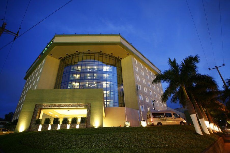 Holiday Inn San Salvador, an IHG Hotel Bagian luar foto